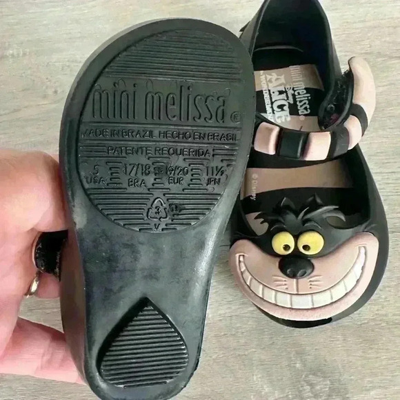 Mini Melissa Cheshire Cat Alice in Wonderland toddler 5 - Picture 2 of 6